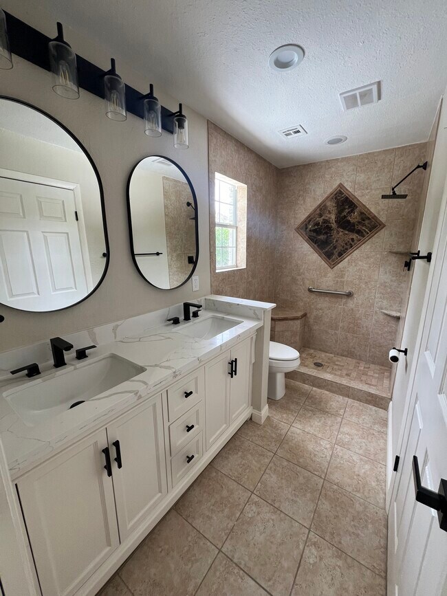 Foto del edificio - 9711 Cane Creek Dr