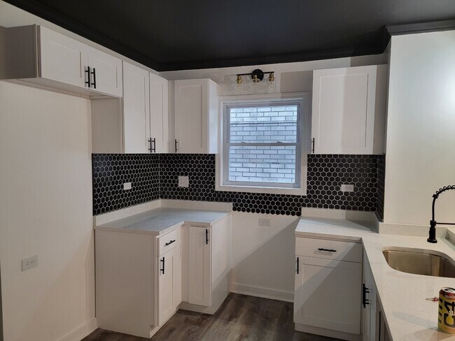 Foto del edificio - 6441 S Claremont Ave