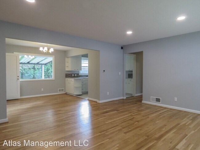 Building Photo - 5 br, 2 bath House - 12544 SE Salmon St