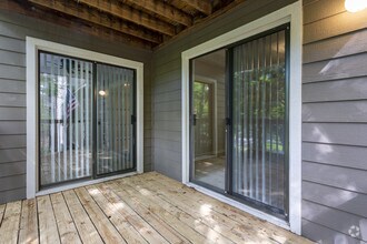 1BR, 1BA - 1040 SF - Calibre Woods