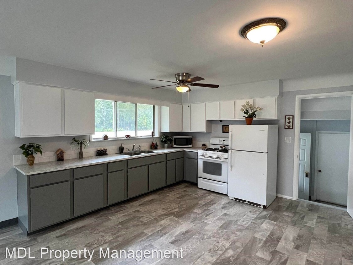 2 br, 2 bath House 746 N. Huron Road House Rental in Linwood, MI