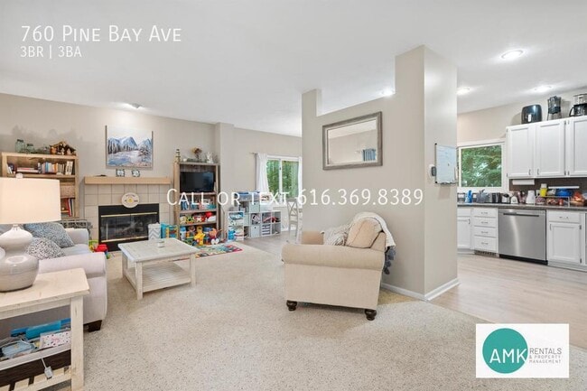 Building Photo - 760 Pine Bay Dr