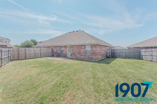 Photo - 923 SW 37th St Apartment