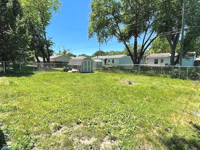 Foto del edificio - 1433 Hillcrest Dr