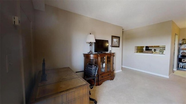 Foto del edificio - 300 Johnson Ferry Rd