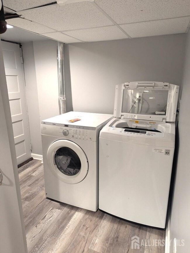 Building Photo - 651 Crescent Dr