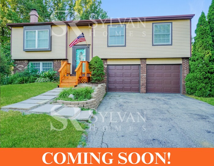 Foto principal - The living is easy in this 3 bedroom, 2.5 bathroom home