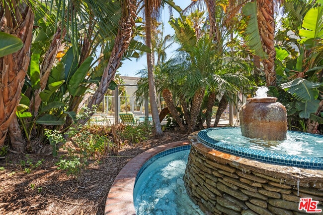 Building Photo - 4320 Tradewinds Dr