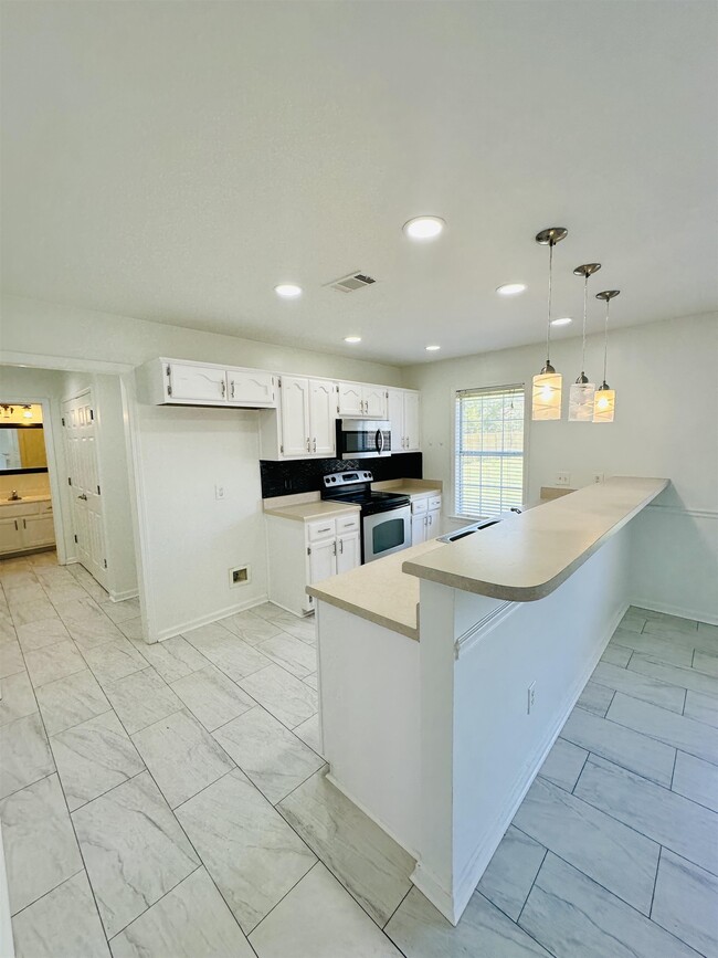 Building Photo - 10006 Cameron Ridge TR