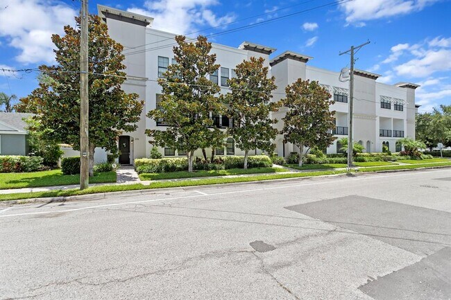 Foto del edificio - 224 S Audubon Ave