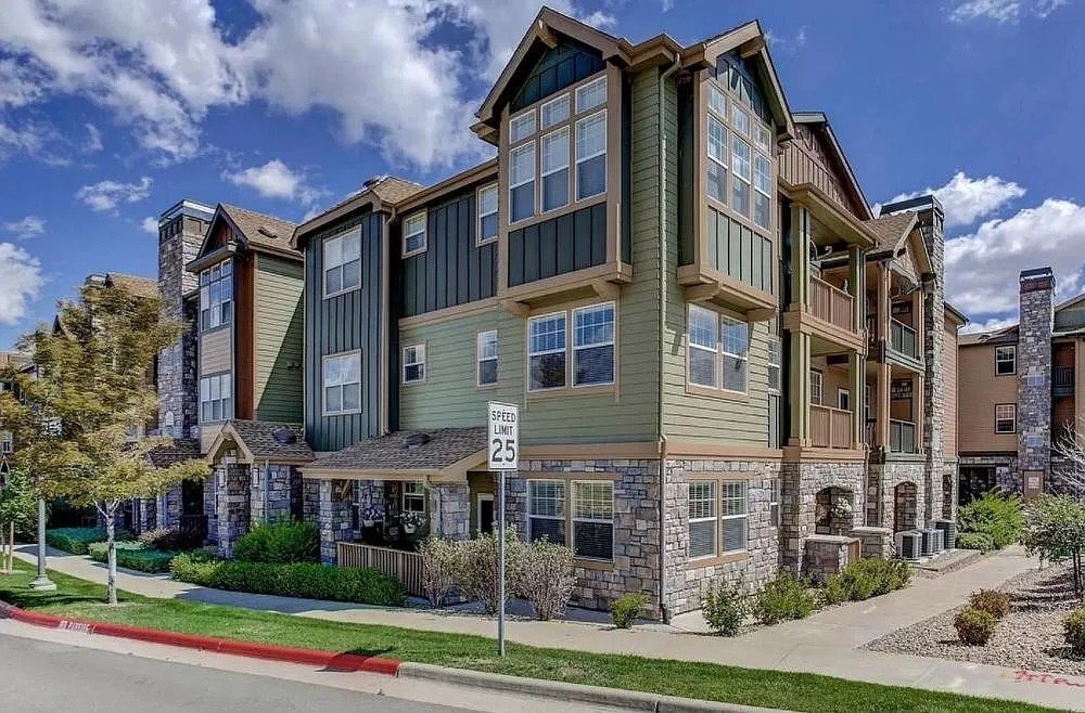 Primary Photo - This immaculate 2-bedroom, 2-bathroom cond...