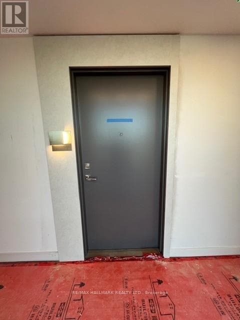 Building Photo - 705 Davis Dr