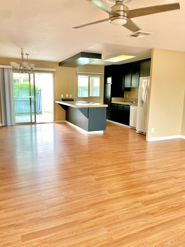 Foto del edificio - End Unit 3 Bed 2 Bath with a View