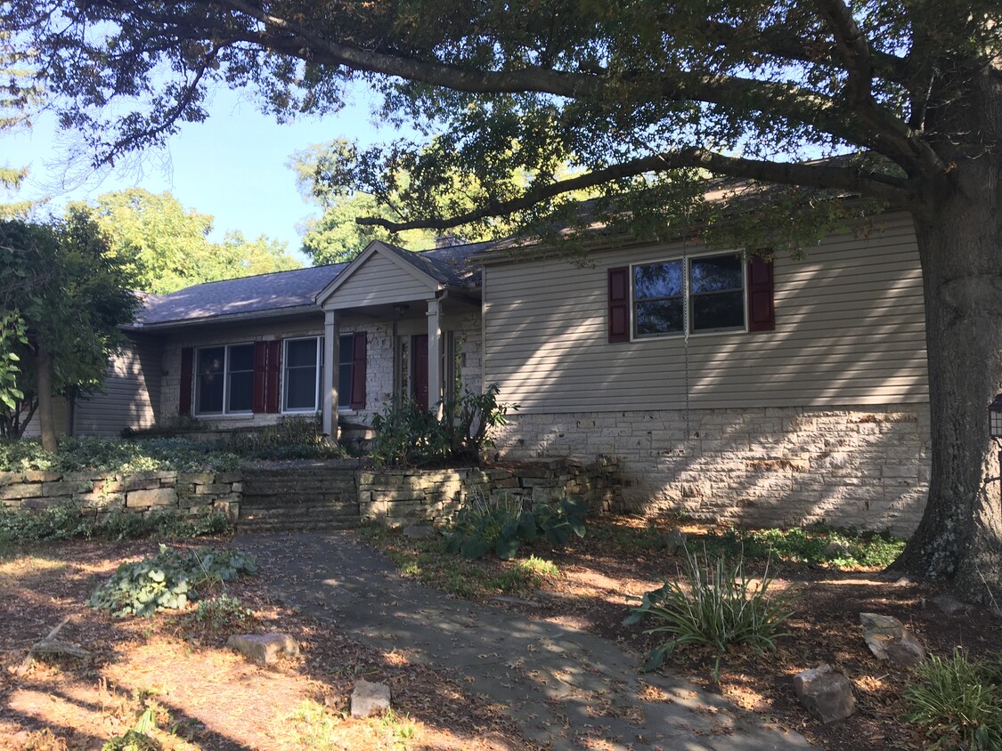 Primary Photo - 2566 Blairmont Ter