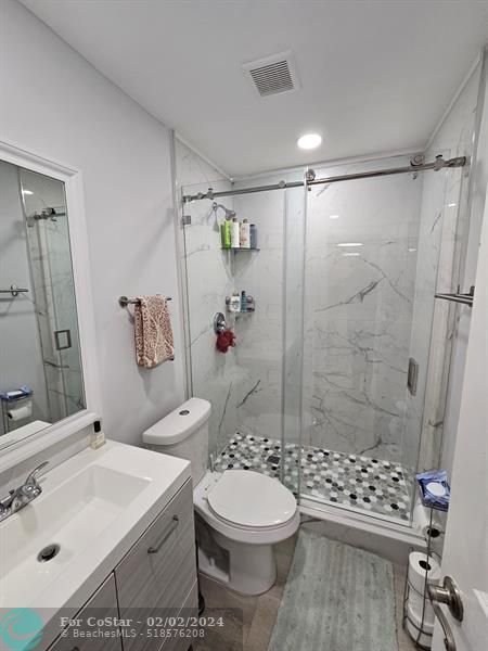 Foto del edificio - 101 E McNab Rd