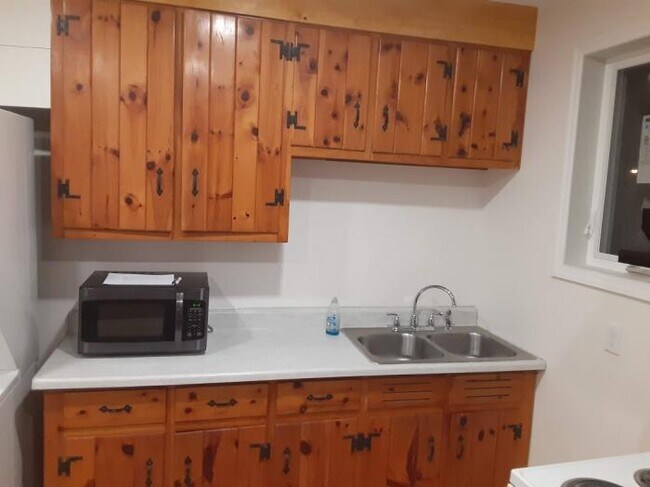 Building Photo - 2 bedroom in Kennebunk ME 04043