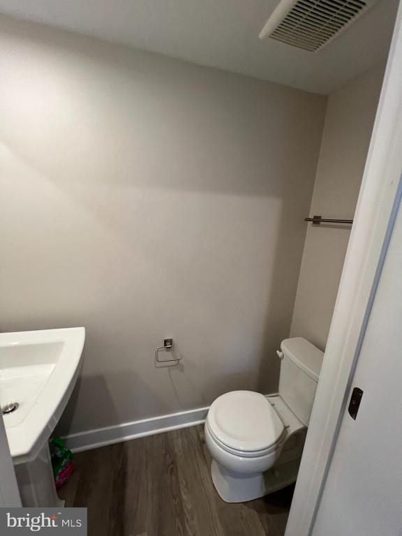 Building Photo - 1550 Adamson Wy