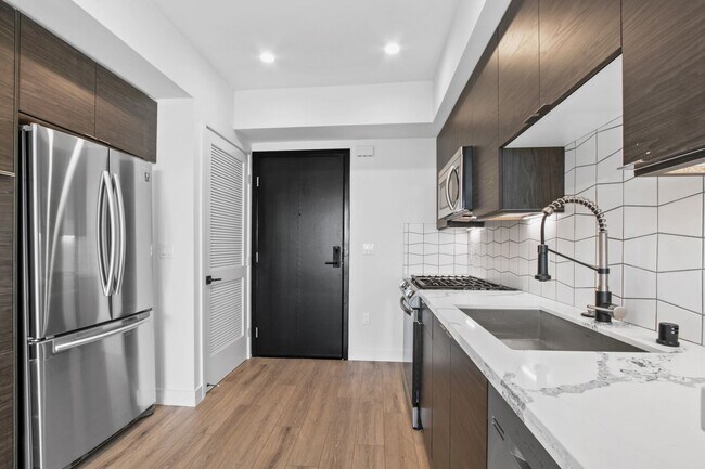 Foto del edificio - 3355 Overland Ave