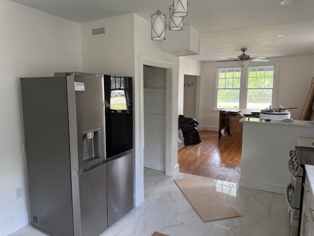 Foto del edificio - 6111 Hermitage Rd