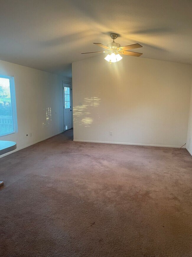 Foto del edificio - Creek Frontage on 3 acres in Palo Cedro