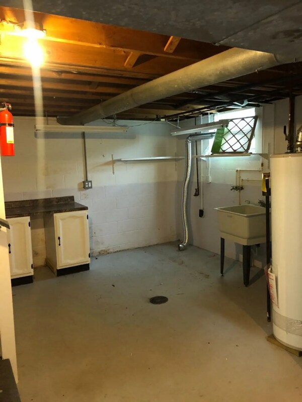 Building Photo - 525 Delford Ave NW