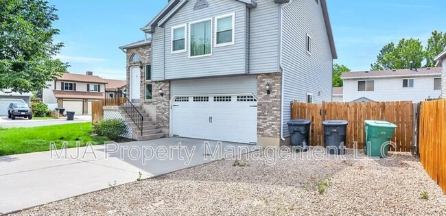 Foto del edificio - 5674 Magic Isle Ln
