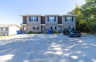 Building Photo - 906 Warrior Hill Dr