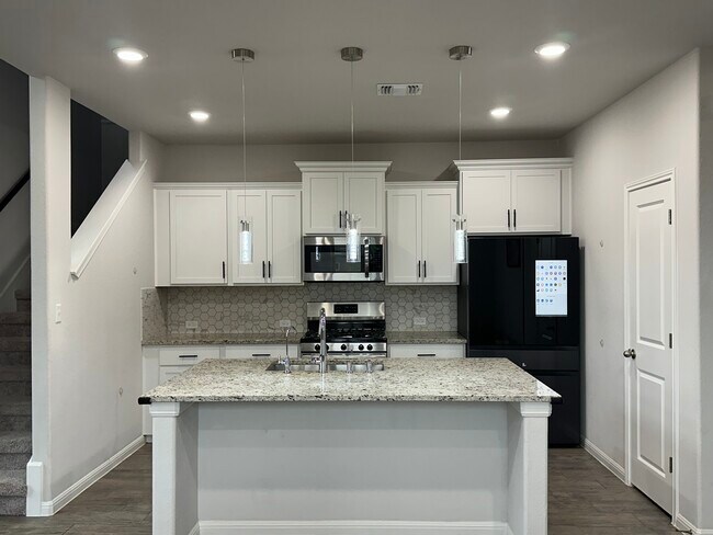 Foto del edificio - 316 Greenway Dr