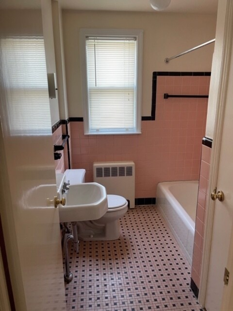 Bath - 414 Clifton Ave