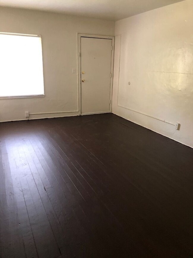 Building Photo - Two-bedroom One bath on East 55th
