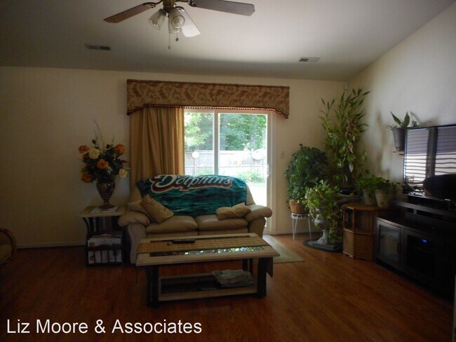 Building Photo - 3 br, 2 bath House - 220 Susan Newton Lane