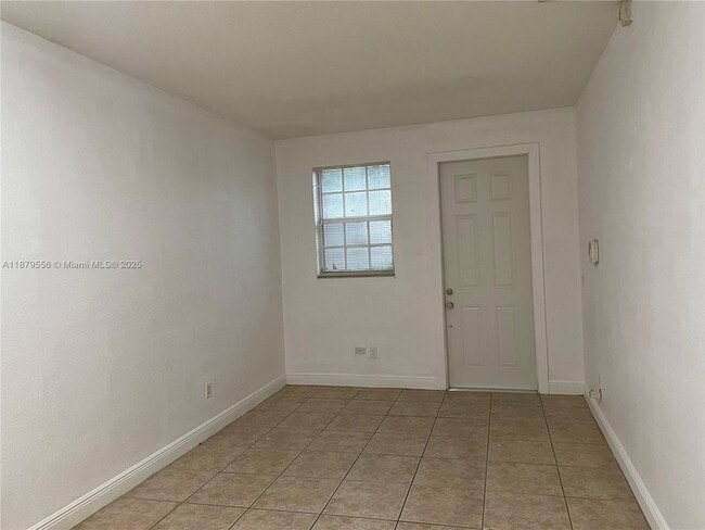 Foto del edificio - 2145 NE 7th St