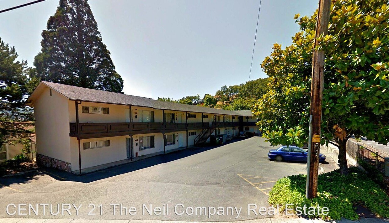 Primary Photo - 654 NE Winchester St