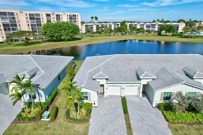 Foto del edificio - 7017 Peters Ln