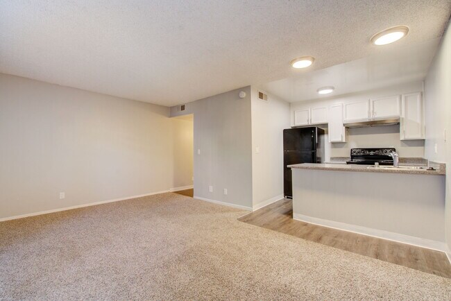 Foto del edificio - The Elms Apartments