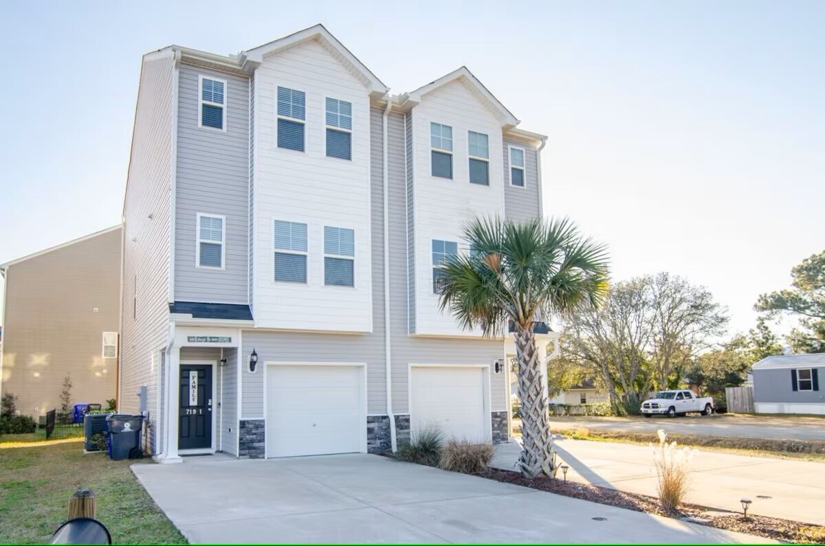 719 Glenn Ave, Carolina Beach, NC 28428 House Rental in Carolina