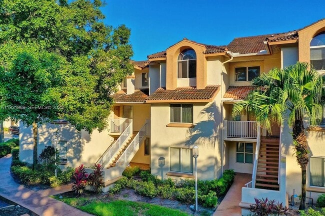 Building Photo - 19211 Glenmoor Dr