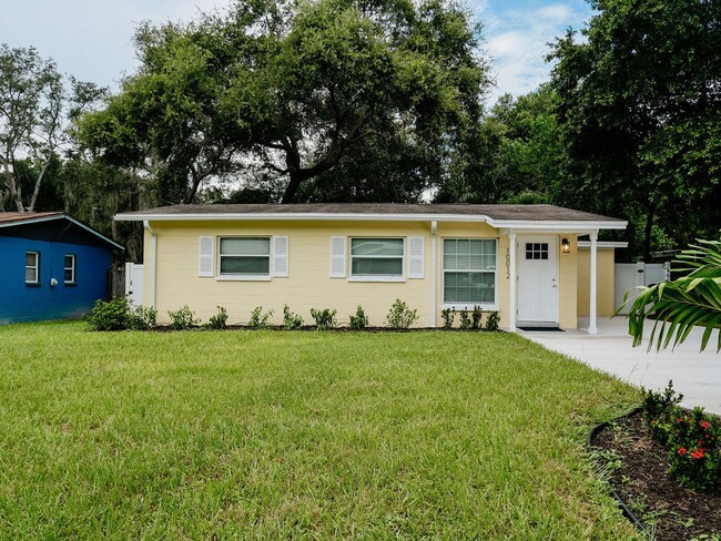 Building Photo - Beautifully Renovated Home!
