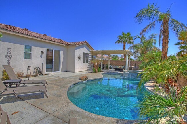 Building Photo - 79895 Viento Dr