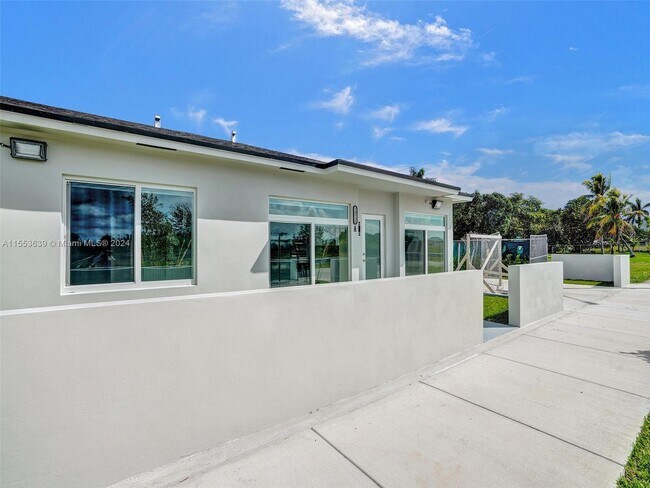 Building Photo - 14515 SW 272nd St