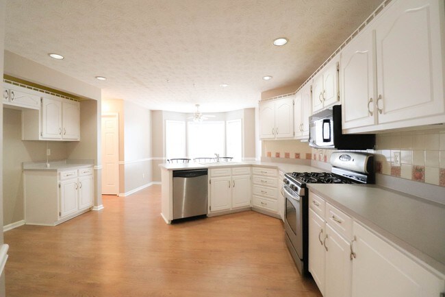 Foto del edificio - Large 3 Bedroom Ranch Style home w/ Basement!