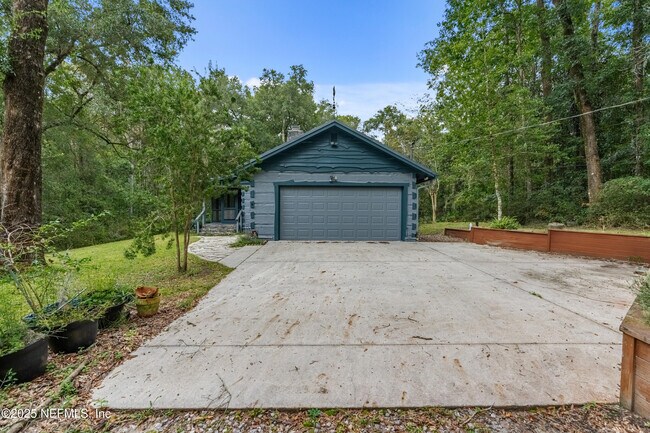 Building Photo - 2221 Treasure Point Rd