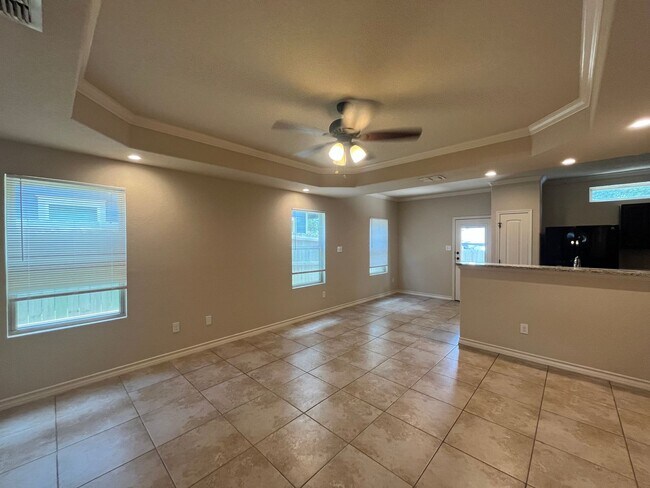 Foto del edificio - 6862 Lakeview Dr.