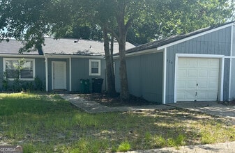 Building Photo - 520 Chateau Cir