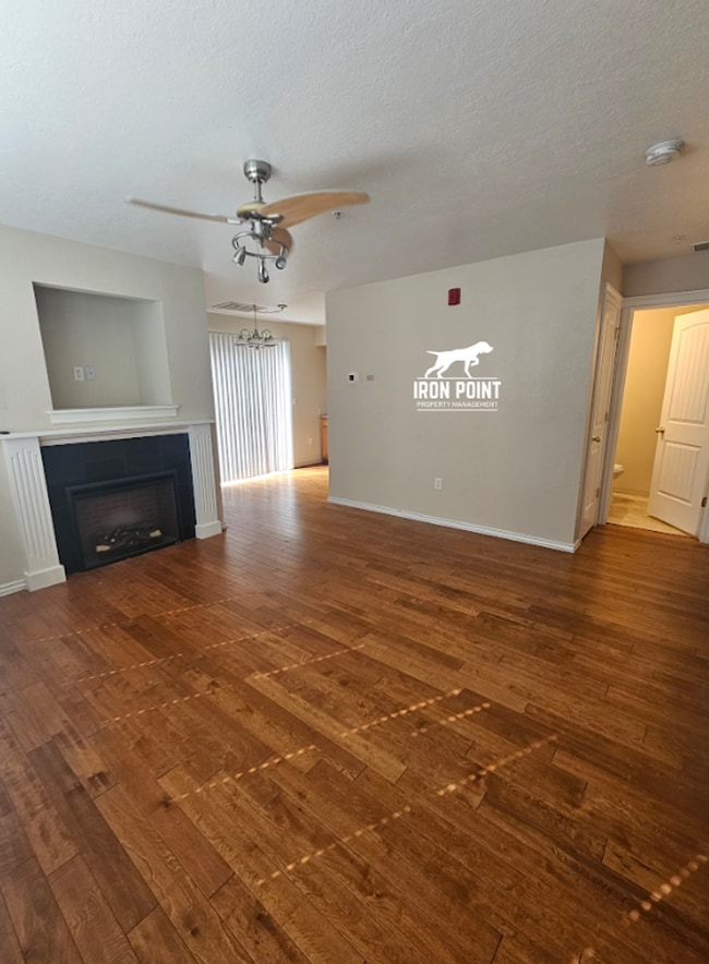 Building Photo - ELD4017