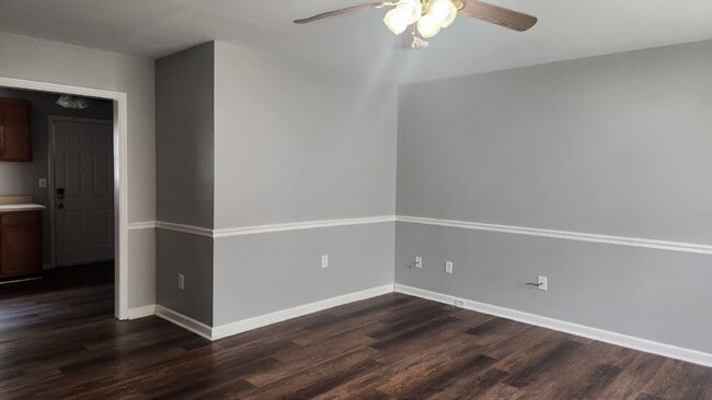 Building Photo - Refreshed 2BR/1BA duplex apartment for rent!
