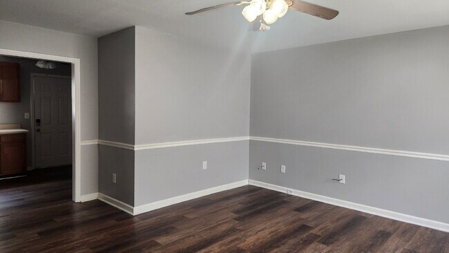 Foto del edificio - Refreshed 2BR/1BA duplex apartment for rent!