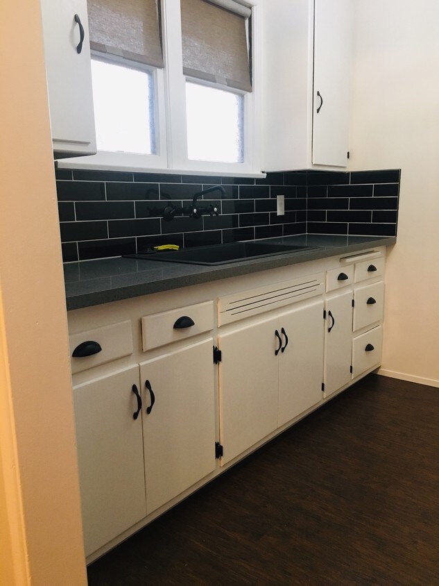 Fregadero/encimeras de cuarzo - 1020 N Verdugo Rd