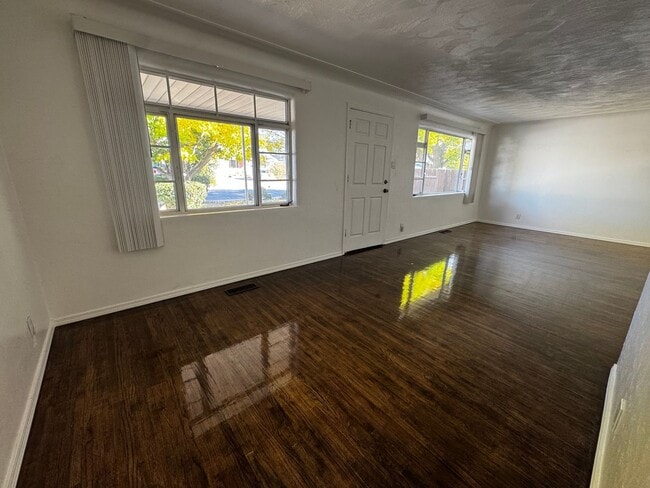 Foto del edificio - 3 Bedroom 2 Bath Home