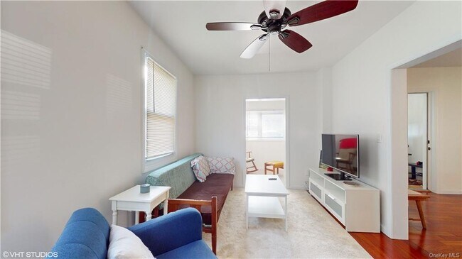 Foto del edificio - 18 S Washington Ave